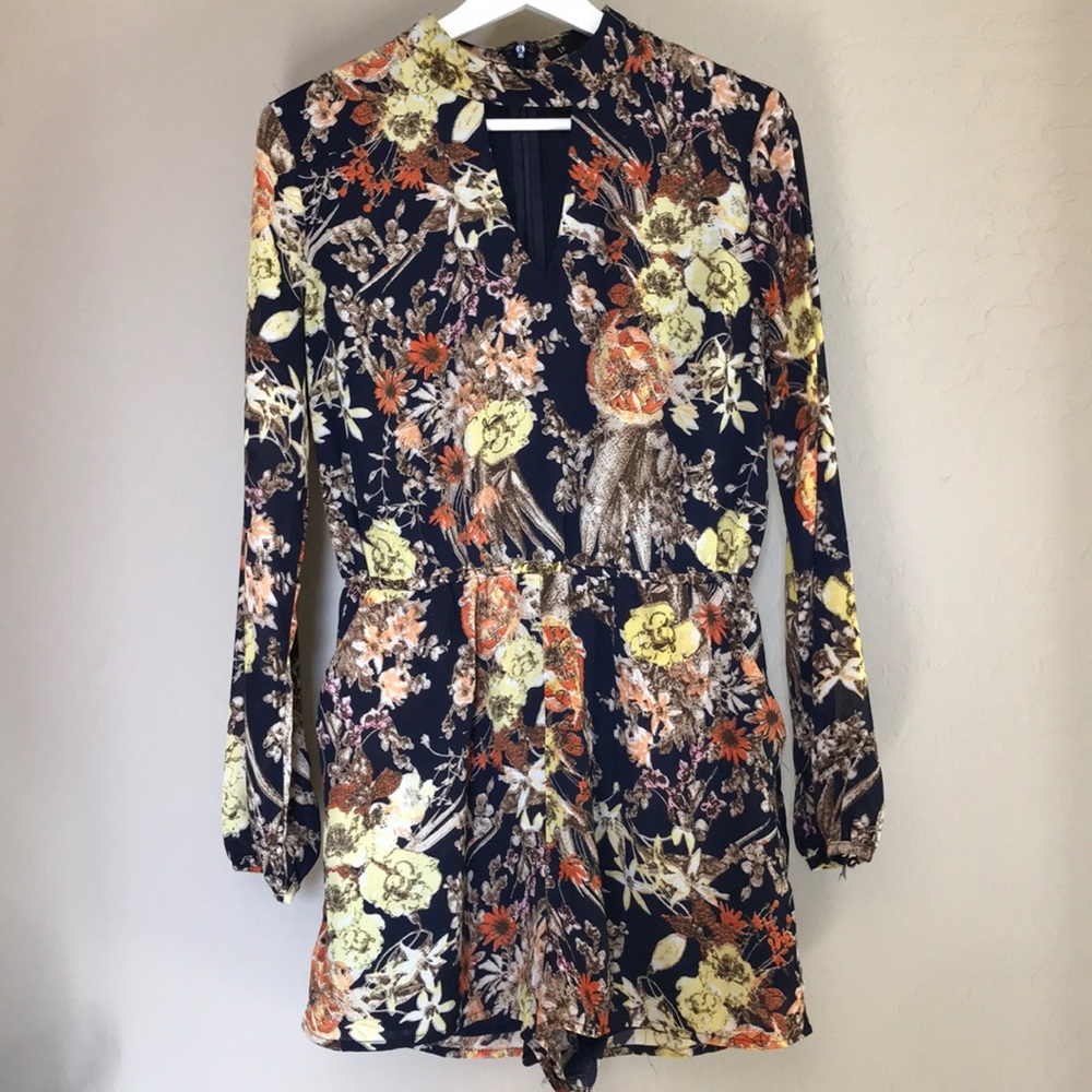 Lucca Couture Keyhole Romper in Floral in Medium - Picture 2 of 8